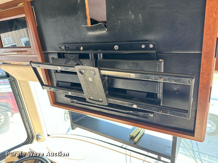 image for item EH6711 2003 Newmar Kountry Star RV