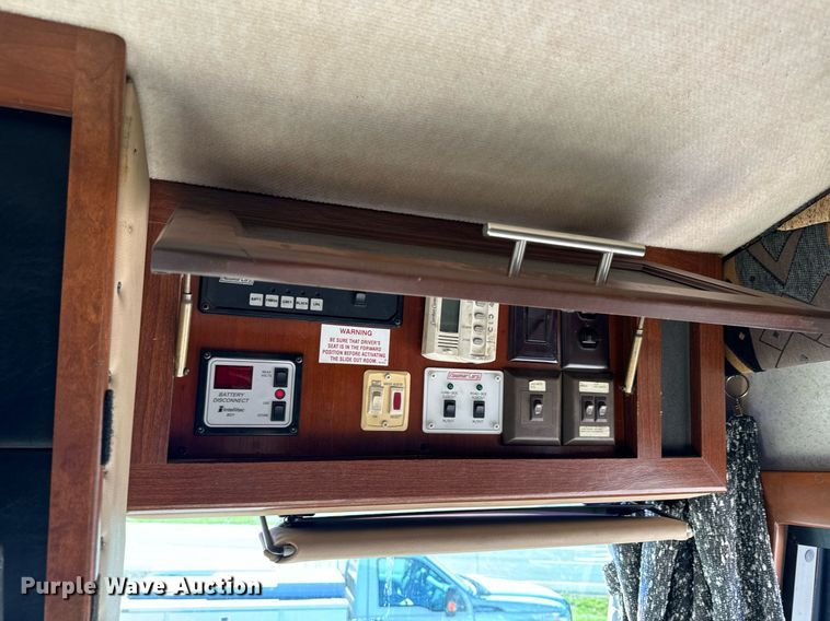 image for item EH6711 2003 Newmar Kountry Star RV