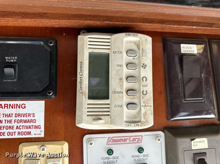 image for item EH6711 2003 Newmar Kountry Star RV