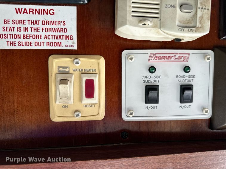 image for item EH6711 2003 Newmar Kountry Star RV