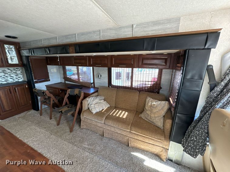 image for item EH6711 2003 Newmar Kountry Star RV