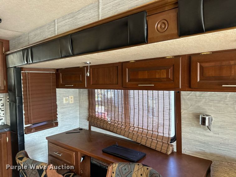 image for item EH6711 2003 Newmar Kountry Star RV