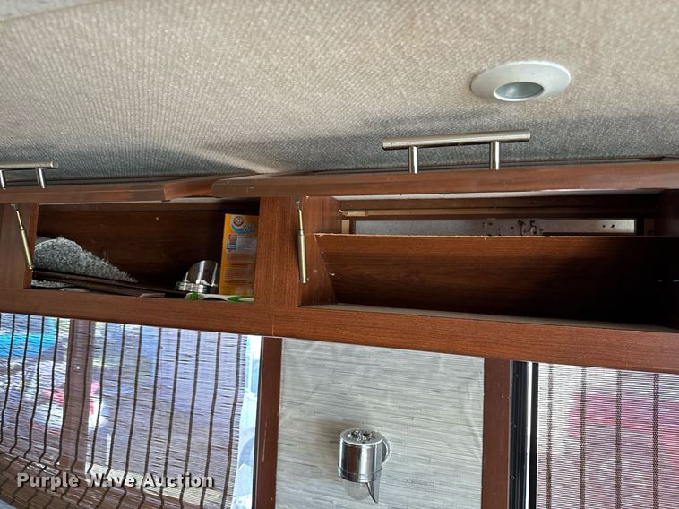 image for item EH6711 2003 Newmar Kountry Star RV