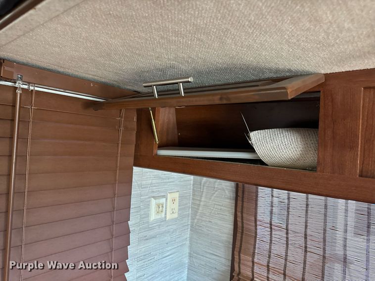 image for item EH6711 2003 Newmar Kountry Star RV