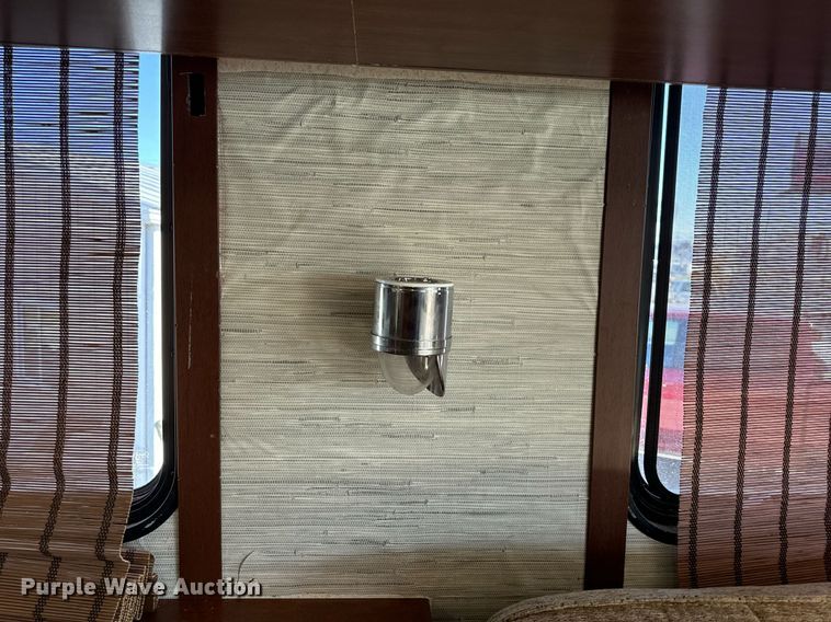 image for item EH6711 2003 Newmar Kountry Star RV