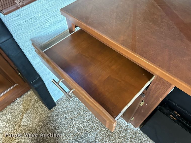 image for item EH6711 2003 Newmar Kountry Star RV