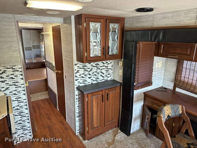 image for item EH6711 2003 Newmar Kountry Star RV