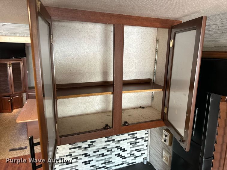 image for item EH6711 2003 Newmar Kountry Star RV