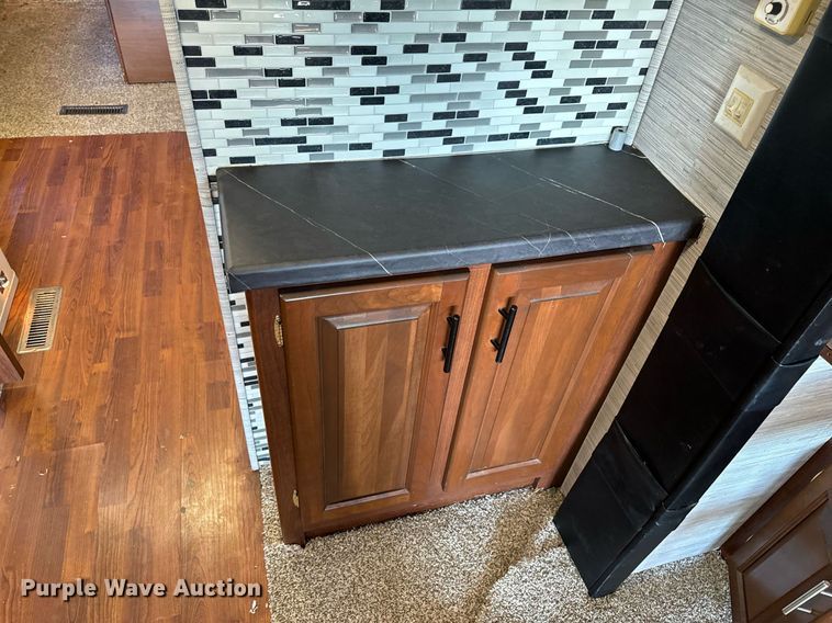 image for item EH6711 2003 Newmar Kountry Star RV