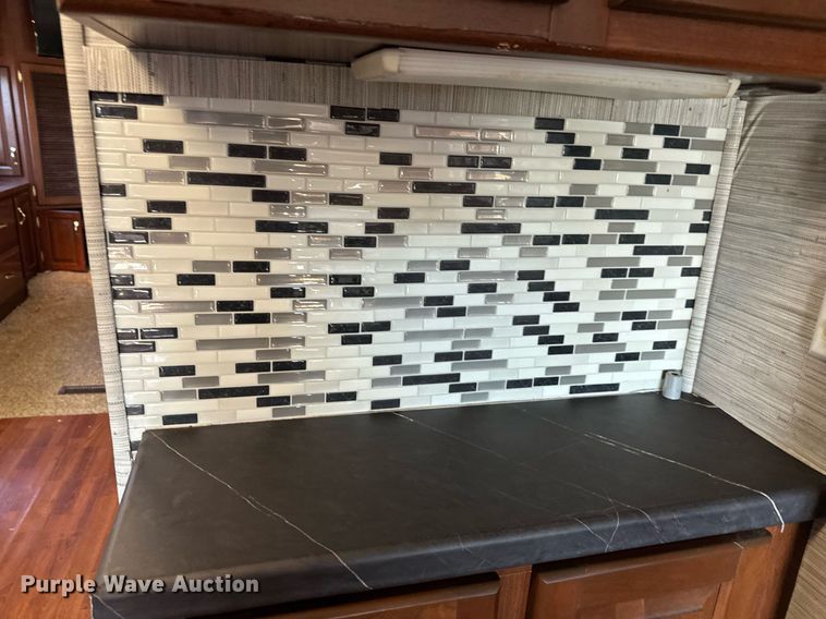 image for item EH6711 2003 Newmar Kountry Star RV