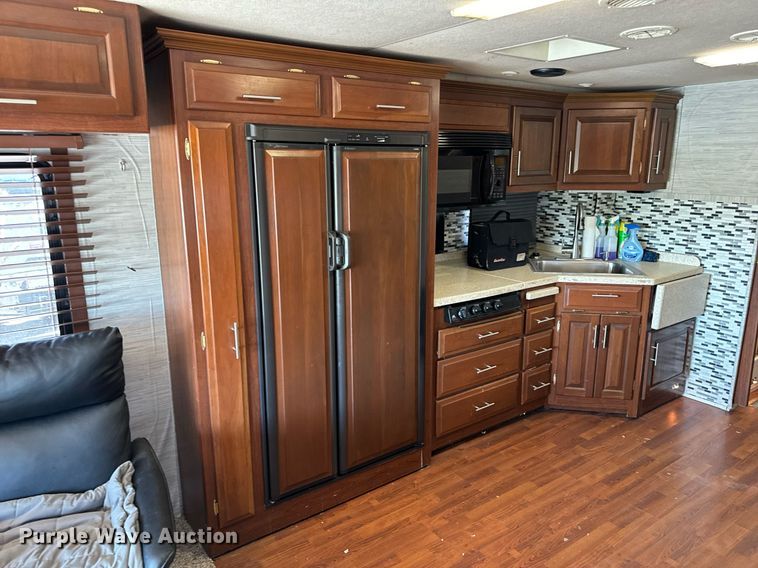 image for item EH6711 2003 Newmar Kountry Star RV