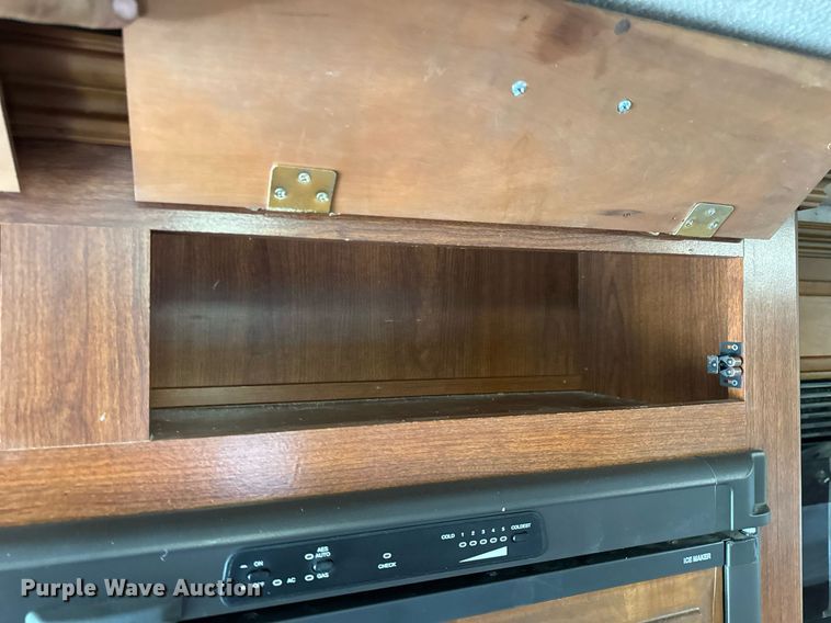 image for item EH6711 2003 Newmar Kountry Star RV