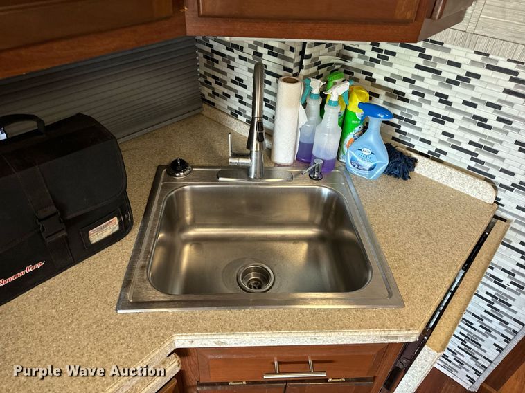 image for item EH6711 2003 Newmar Kountry Star RV