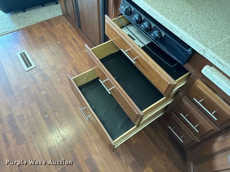 image for item EH6711 2003 Newmar Kountry Star RV