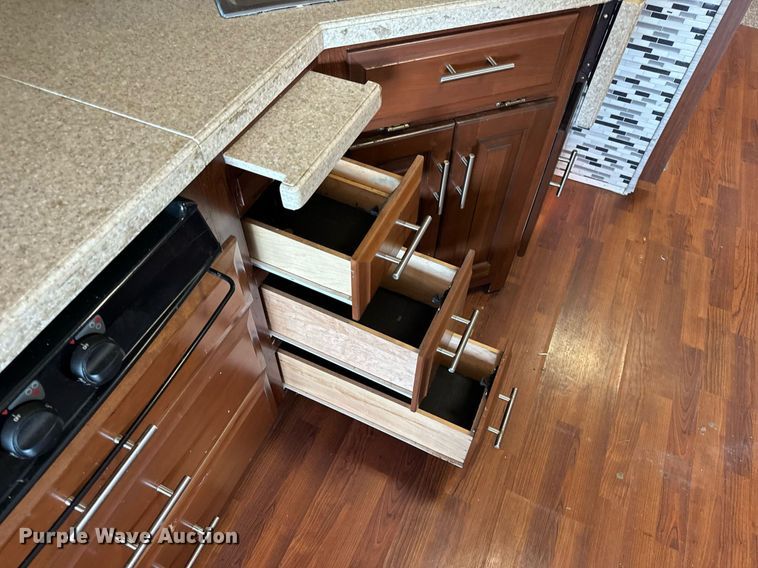 image for item EH6711 2003 Newmar Kountry Star RV