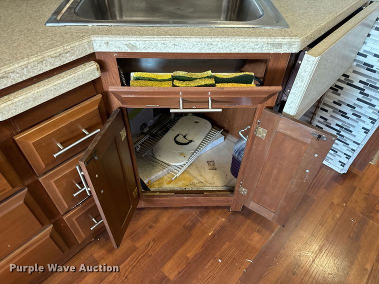 image for item EH6711 2003 Newmar Kountry Star RV