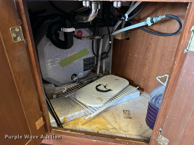 image for item EH6711 2003 Newmar Kountry Star RV