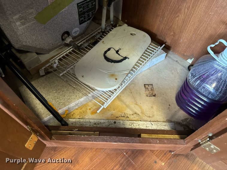 image for item EH6711 2003 Newmar Kountry Star RV