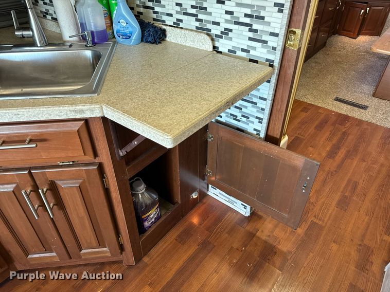 image for item EH6711 2003 Newmar Kountry Star RV