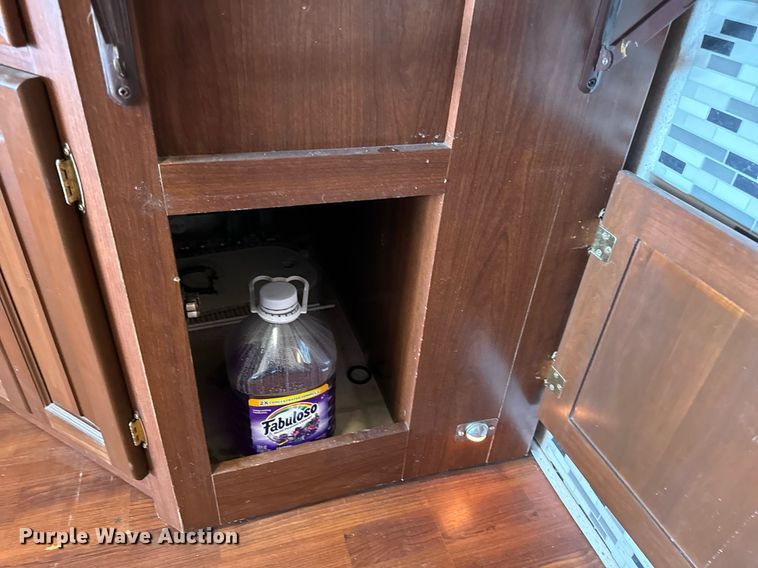 image for item EH6711 2003 Newmar Kountry Star RV