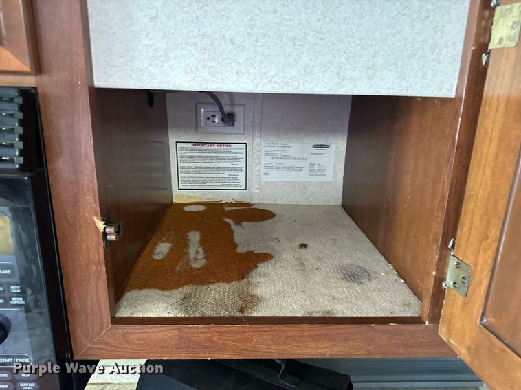 image for item EH6711 2003 Newmar Kountry Star RV