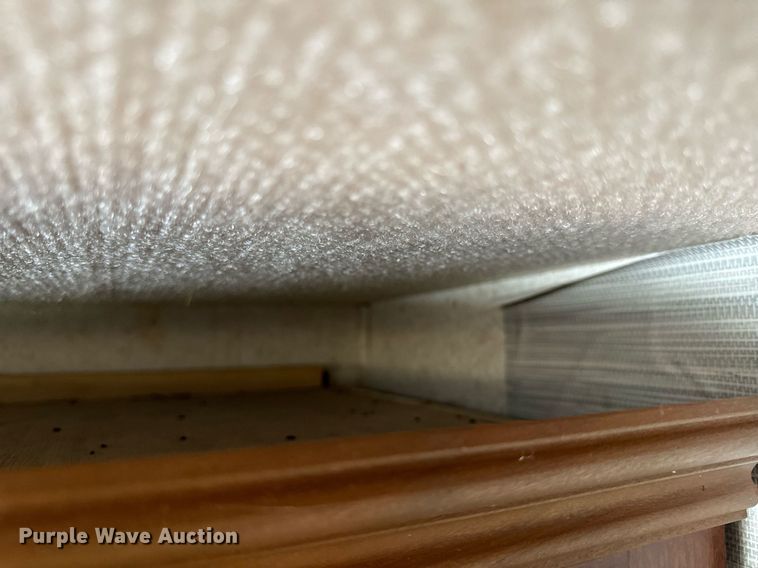 image for item EH6711 2003 Newmar Kountry Star RV