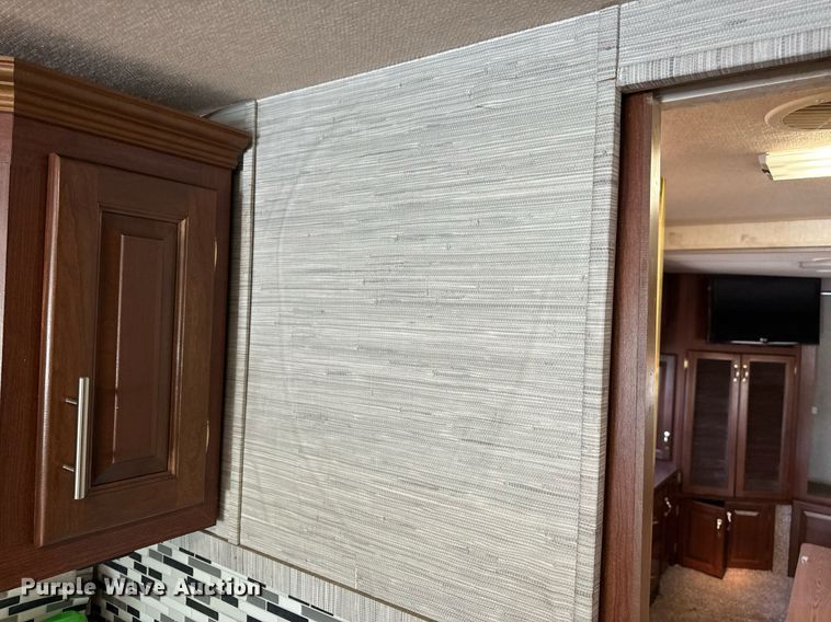 image for item EH6711 2003 Newmar Kountry Star RV