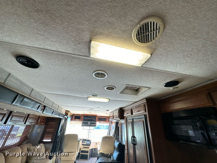 image for item EH6711 2003 Newmar Kountry Star RV