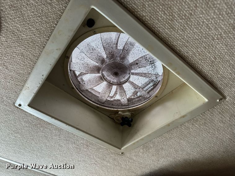 image for item EH6711 2003 Newmar Kountry Star RV