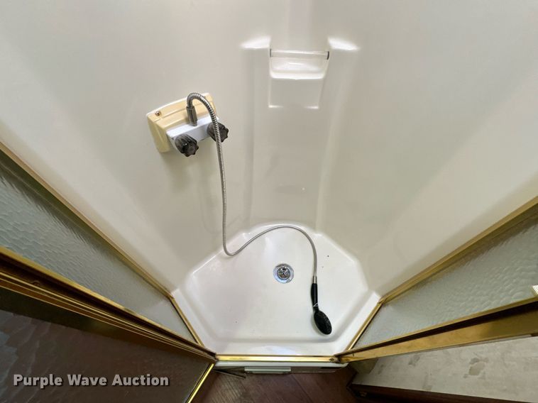 image for item EH6711 2003 Newmar Kountry Star RV