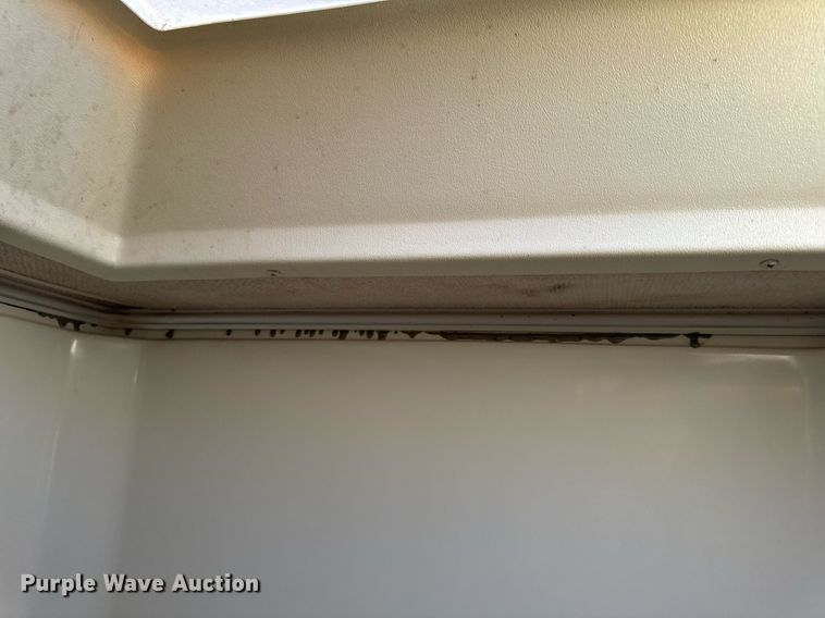 image for item EH6711 2003 Newmar Kountry Star RV