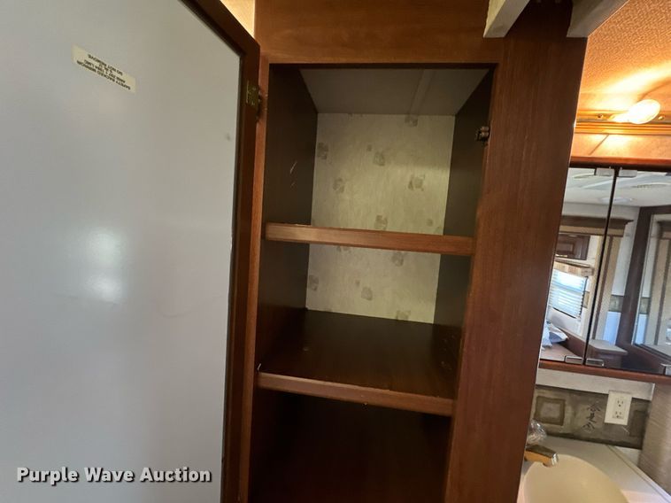 image for item EH6711 2003 Newmar Kountry Star RV