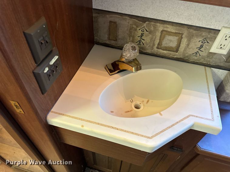 image for item EH6711 2003 Newmar Kountry Star RV