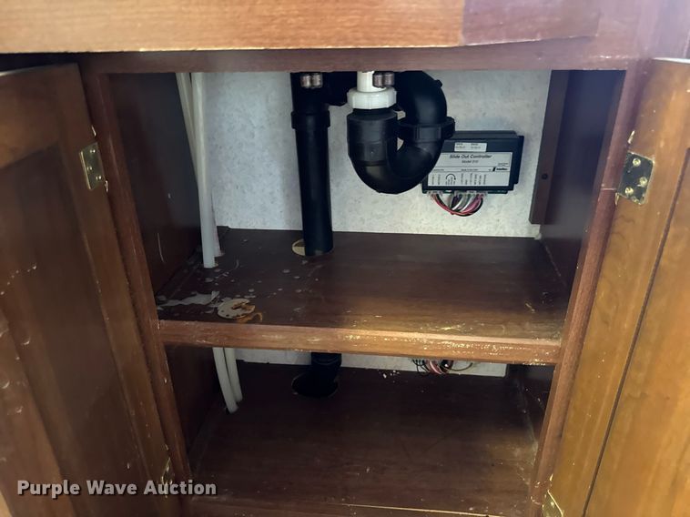 image for item EH6711 2003 Newmar Kountry Star RV