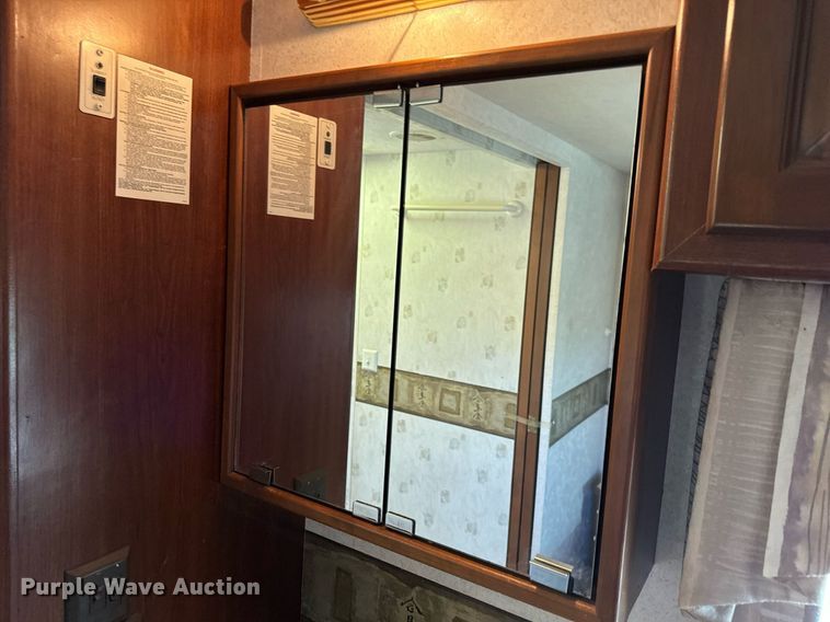 image for item EH6711 2003 Newmar Kountry Star RV