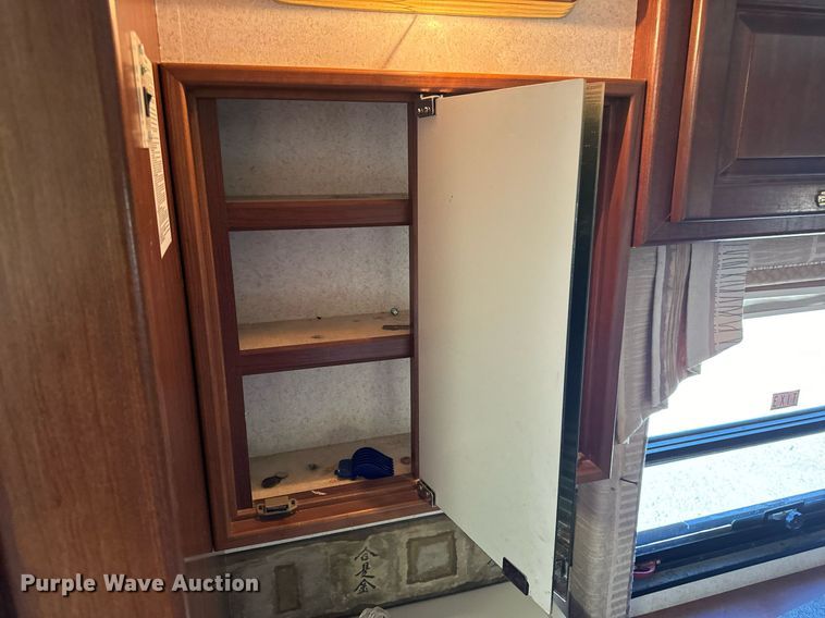 image for item EH6711 2003 Newmar Kountry Star RV