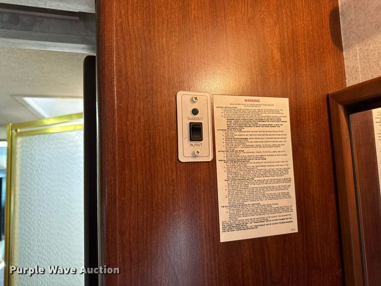 image for item EH6711 2003 Newmar Kountry Star RV