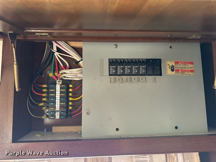 image for item EH6711 2003 Newmar Kountry Star RV