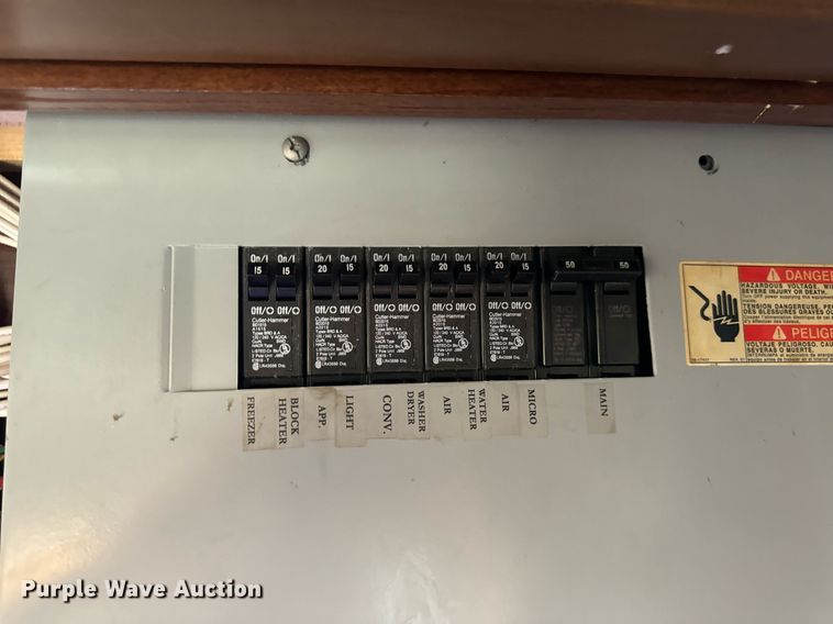 image for item EH6711 2003 Newmar Kountry Star RV