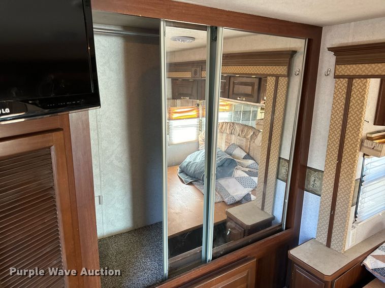 image for item EH6711 2003 Newmar Kountry Star RV