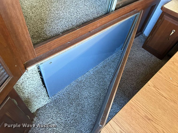 image for item EH6711 2003 Newmar Kountry Star RV