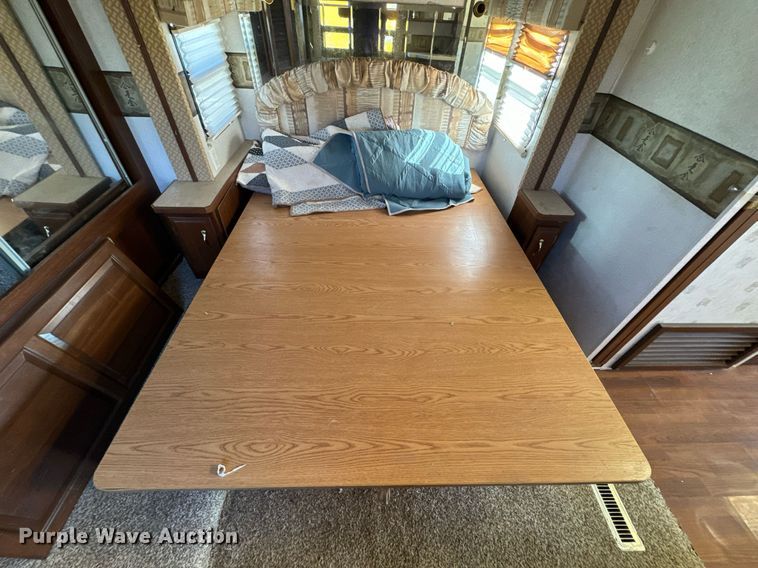 image for item EH6711 2003 Newmar Kountry Star RV