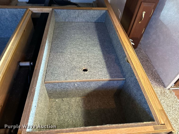 image for item EH6711 2003 Newmar Kountry Star RV