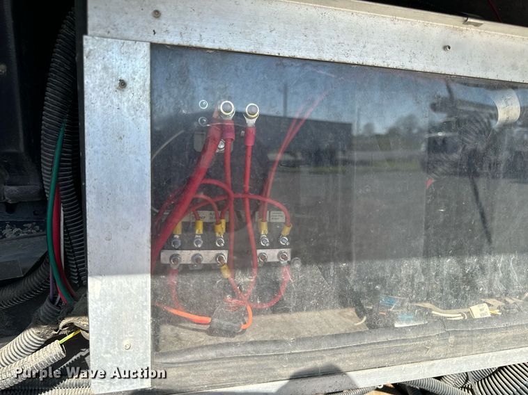 image for item EH6711 2003 Newmar Kountry Star RV