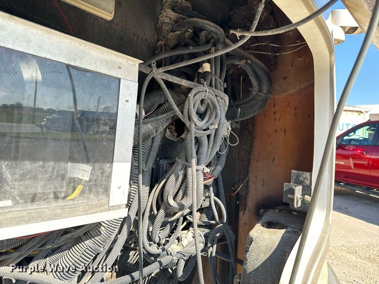 image for item EH6711 2003 Newmar Kountry Star RV