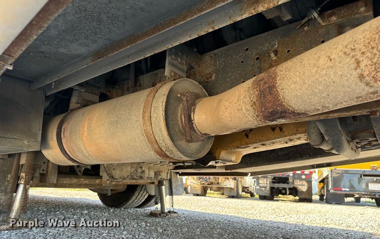 image for item EH6711 2003 Newmar Kountry Star RV