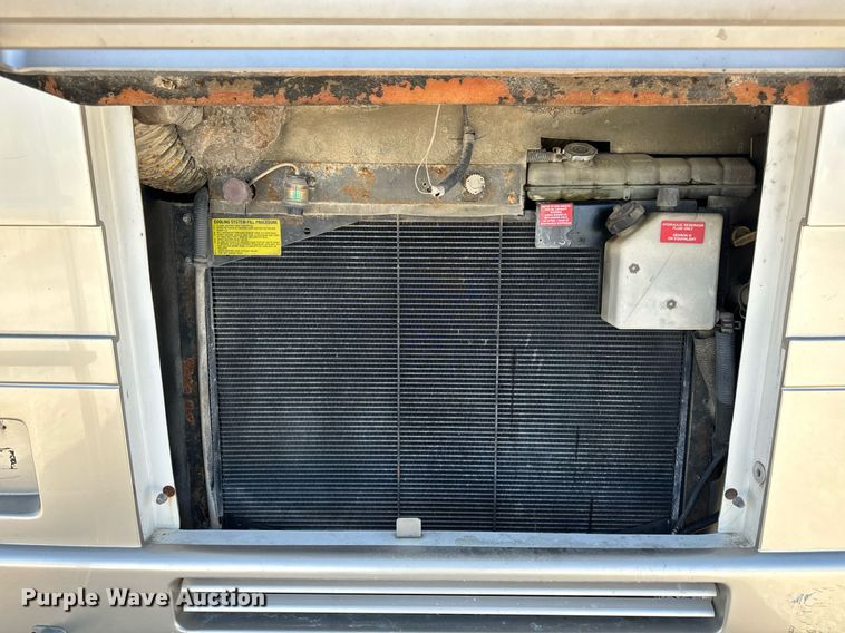 image for item EH6711 2003 Newmar Kountry Star RV