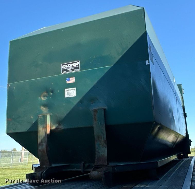 image for item EH6712 2006 Marathon  RJ-325 roll-off trash compactor