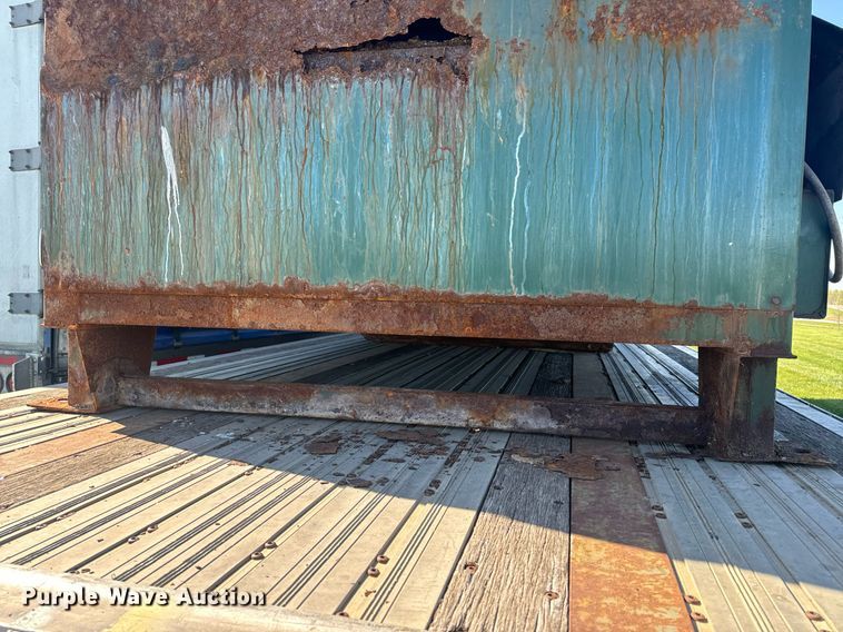 image for item EH6712 2006 Marathon  RJ-325 roll-off trash compactor