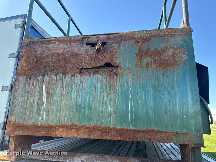 image for item EH6712 2006 Marathon  RJ-325 roll-off trash compactor